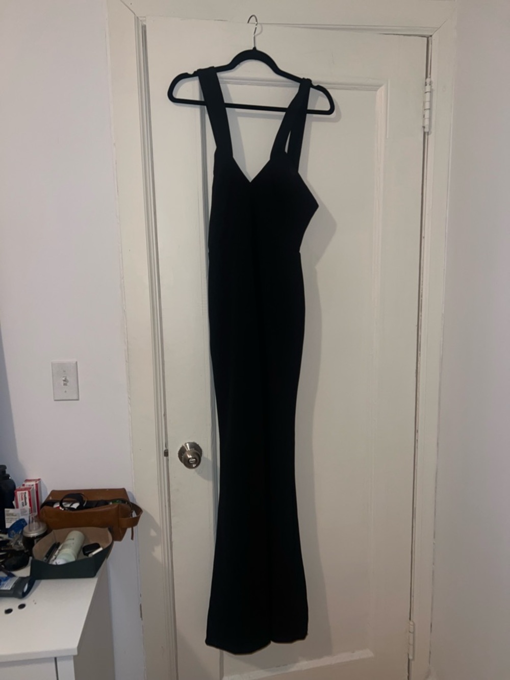 Lulu's Sleek Black V-Neck Maxi Dress
